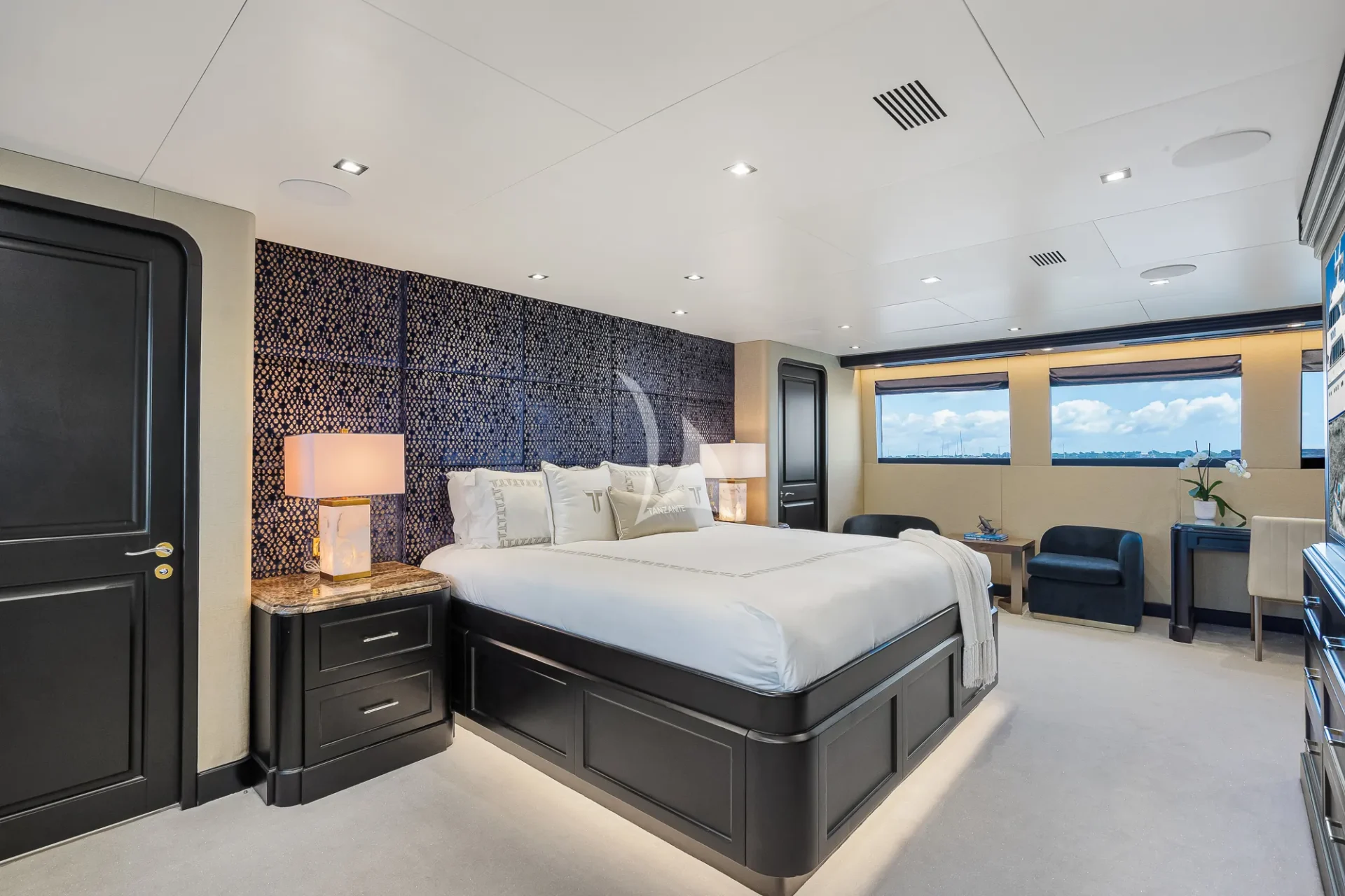 TANZANITE Charter Yacht