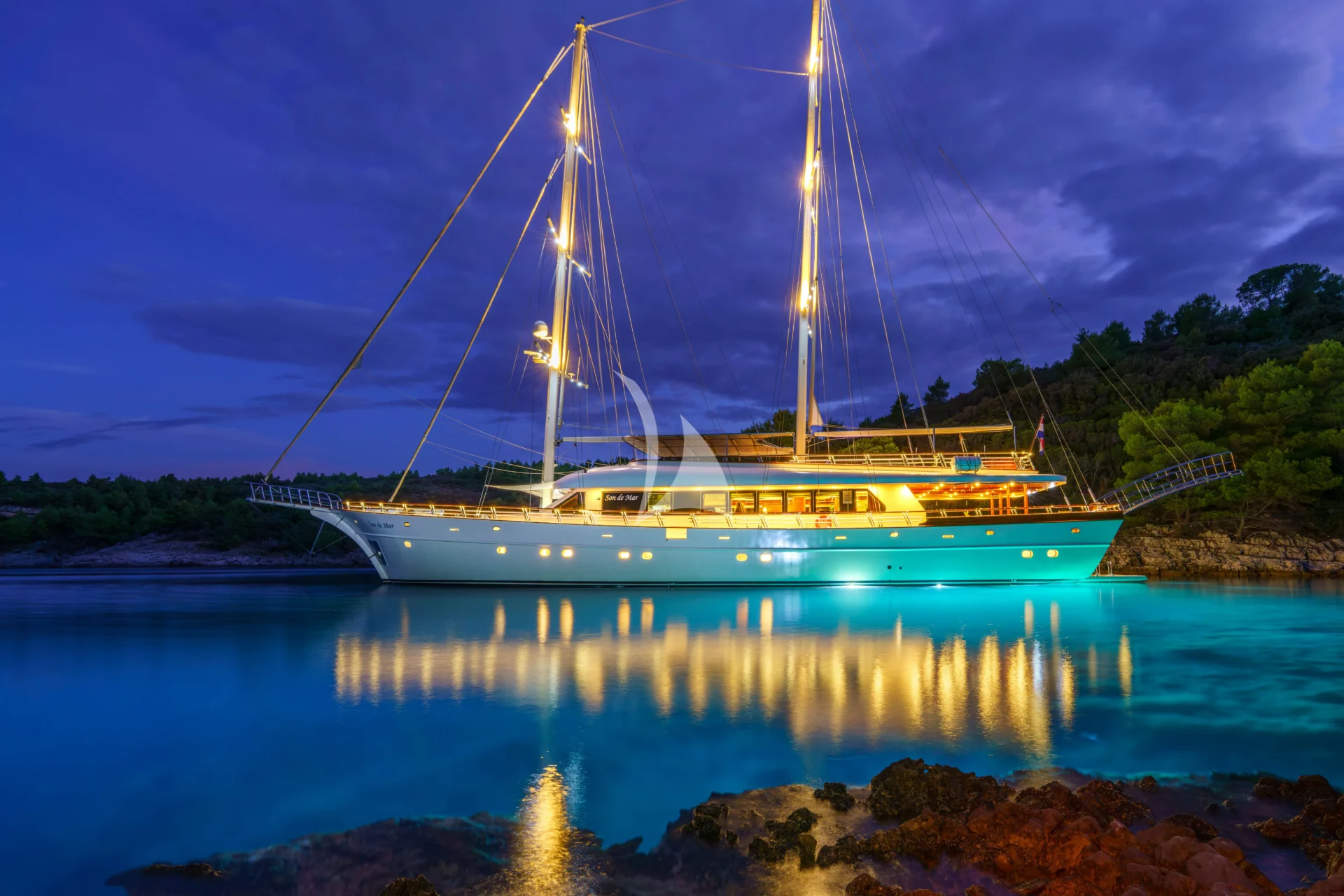 SON DE MAR Charter Yacht