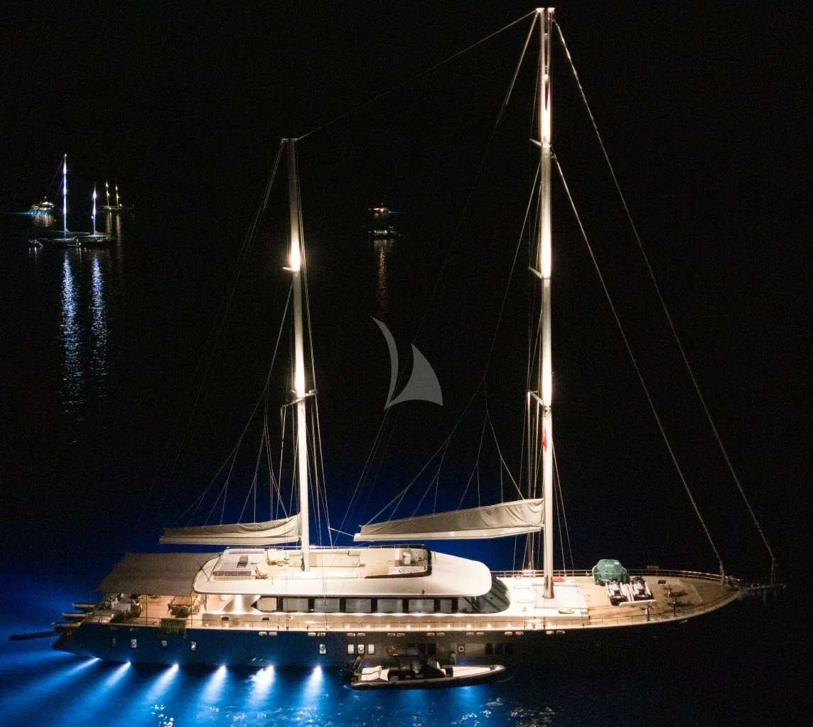 De Love Charter Yacht