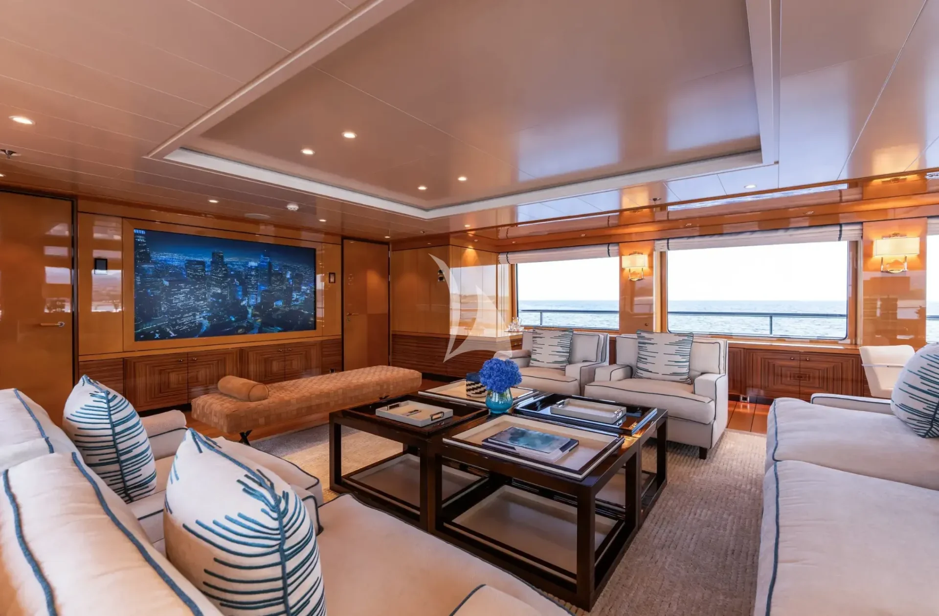 DEEP BLUE Charter Yacht