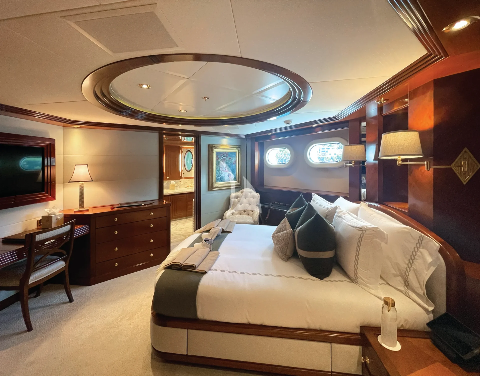BLUE MOON Charter Yacht