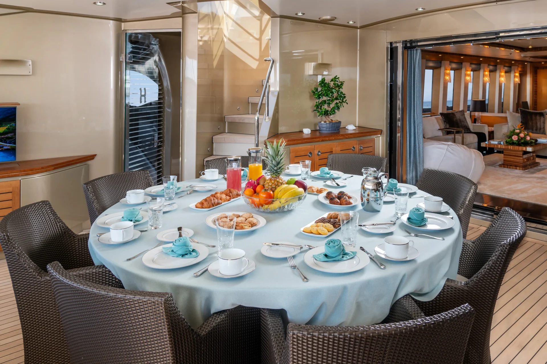 HOKULANI Charter Yacht