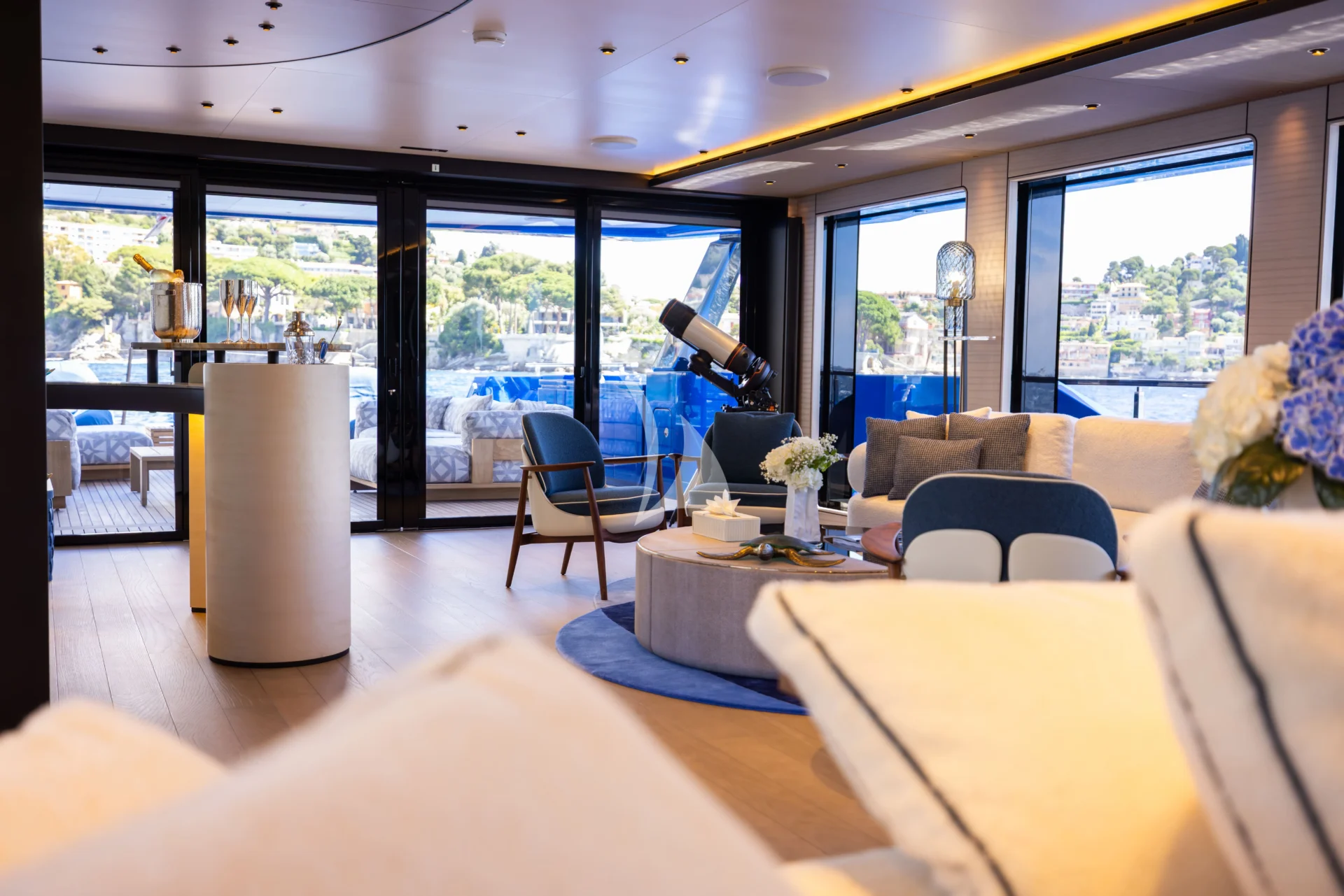 SUI GENERIS Charter Yacht