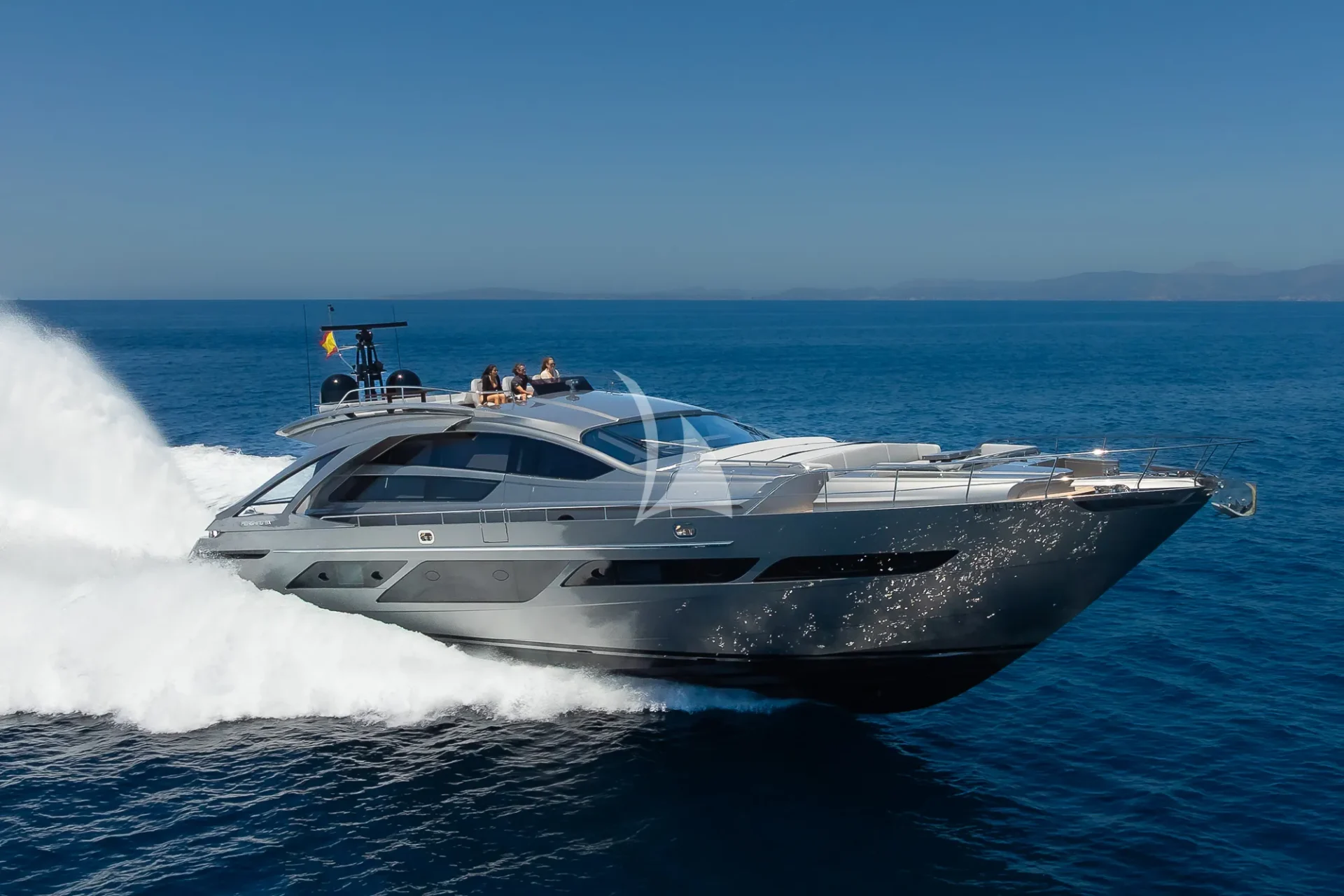 EL MACANN Charter Yacht