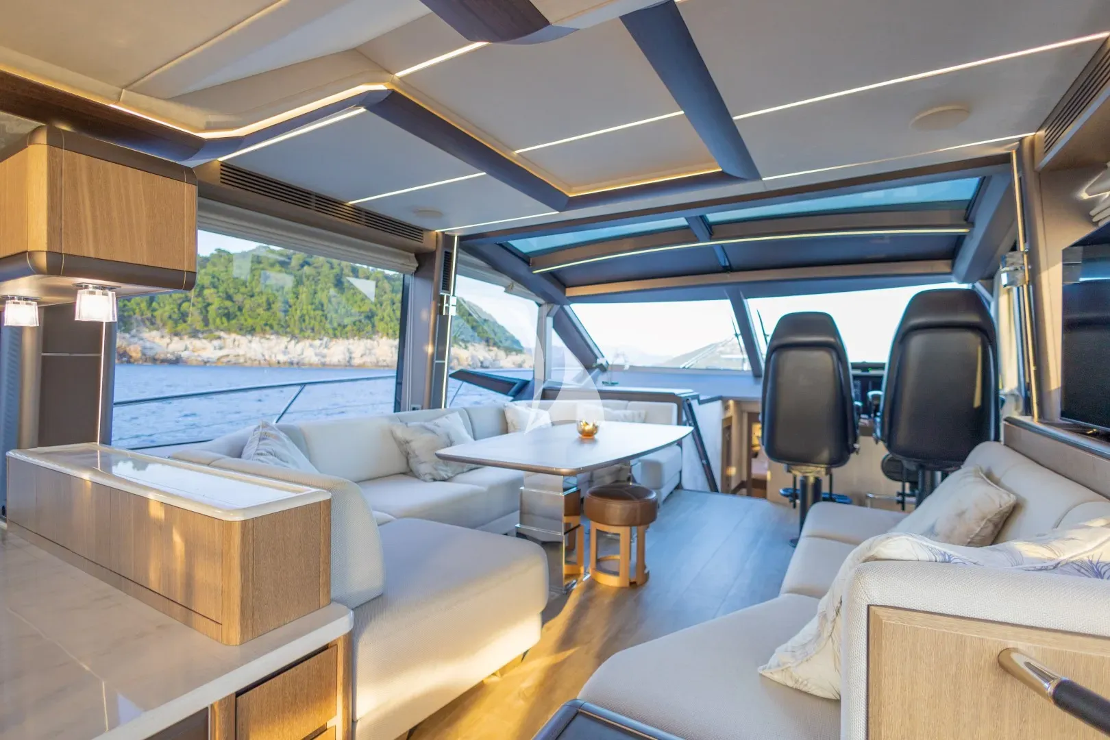 PARADISE Charter Yacht