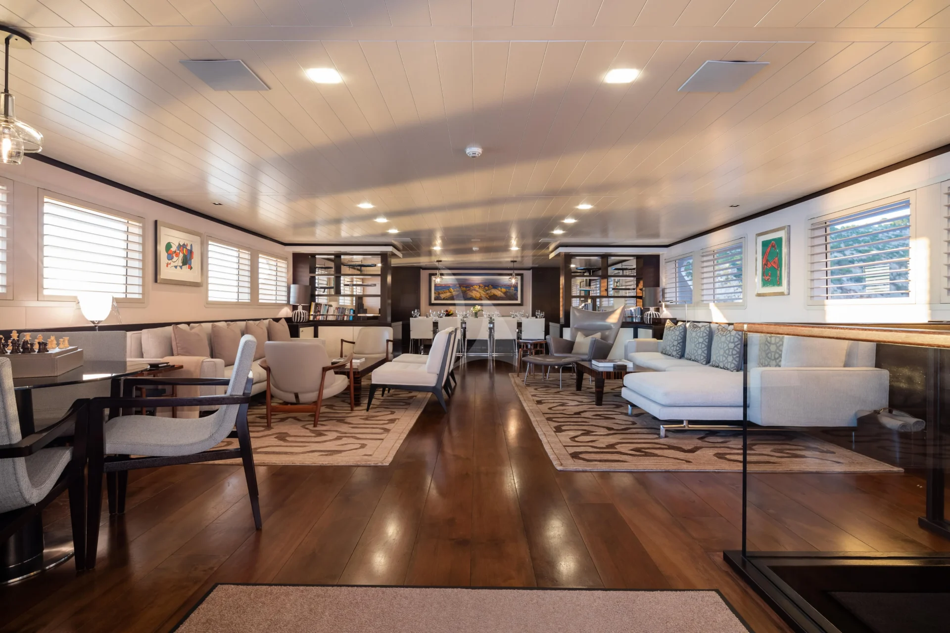 MIRAGE Charter Yacht