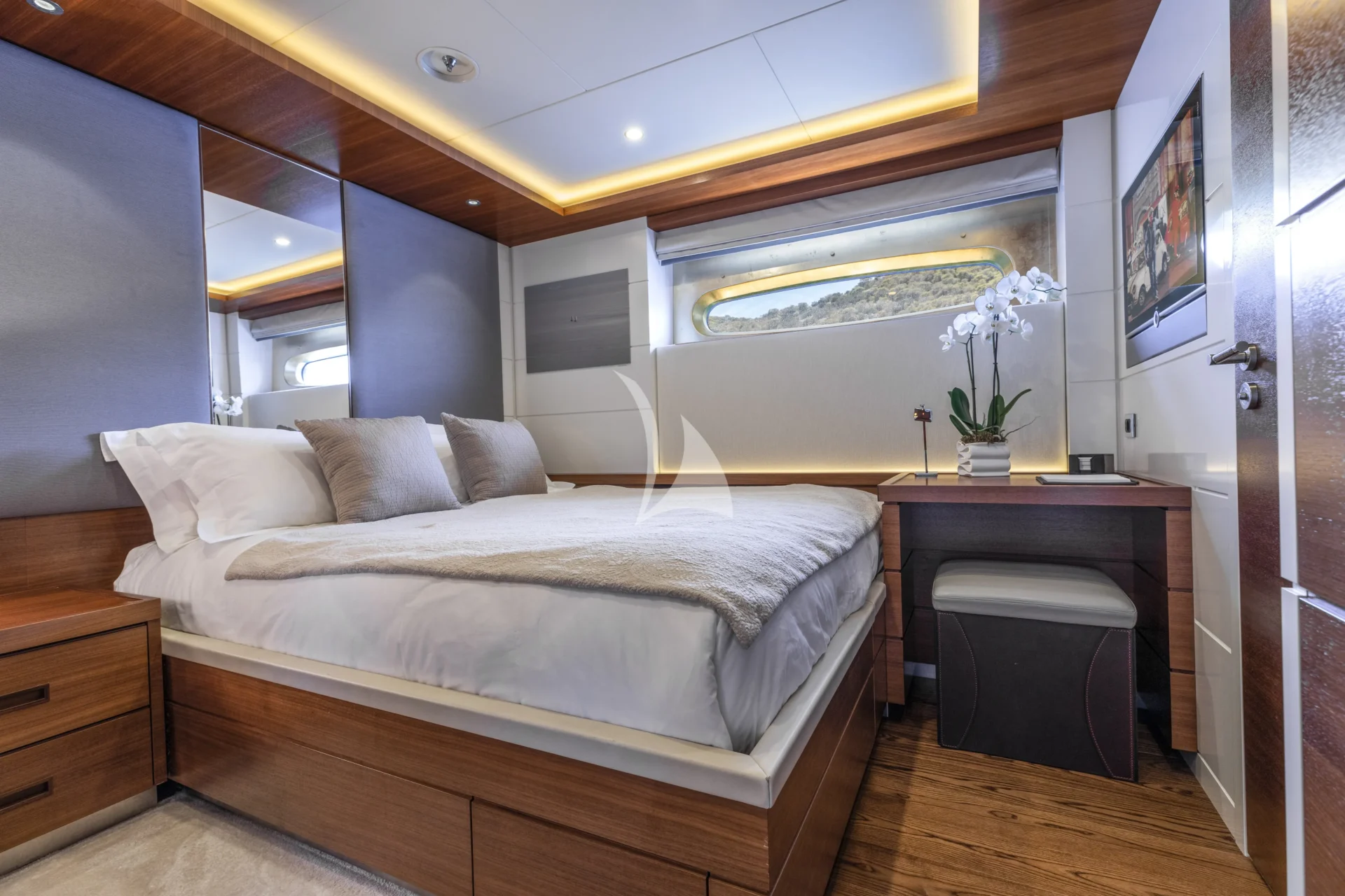 GHOST III Charter Yacht