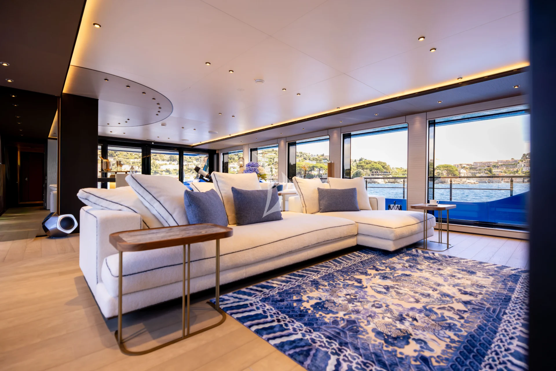 SUI GENERIS Charter Yacht