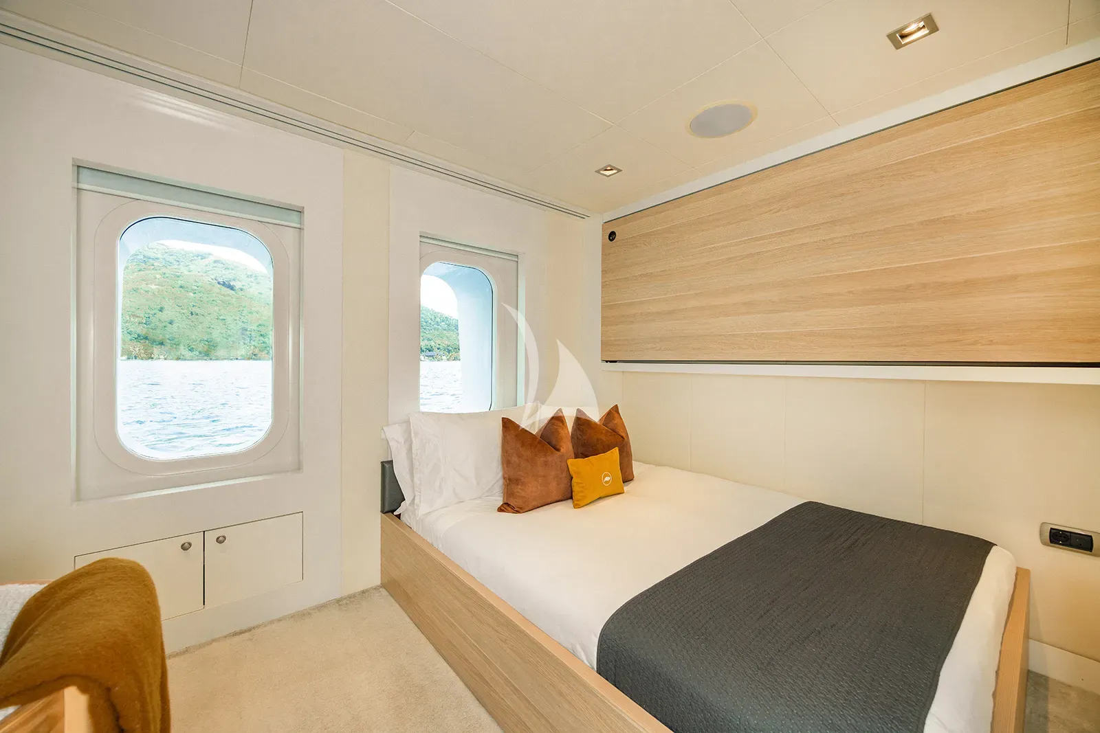 BIG SKY Charter Yacht