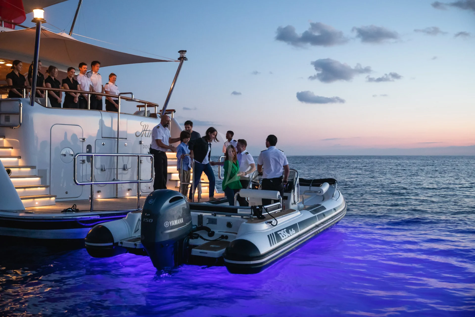 MIRAGE Charter Yacht