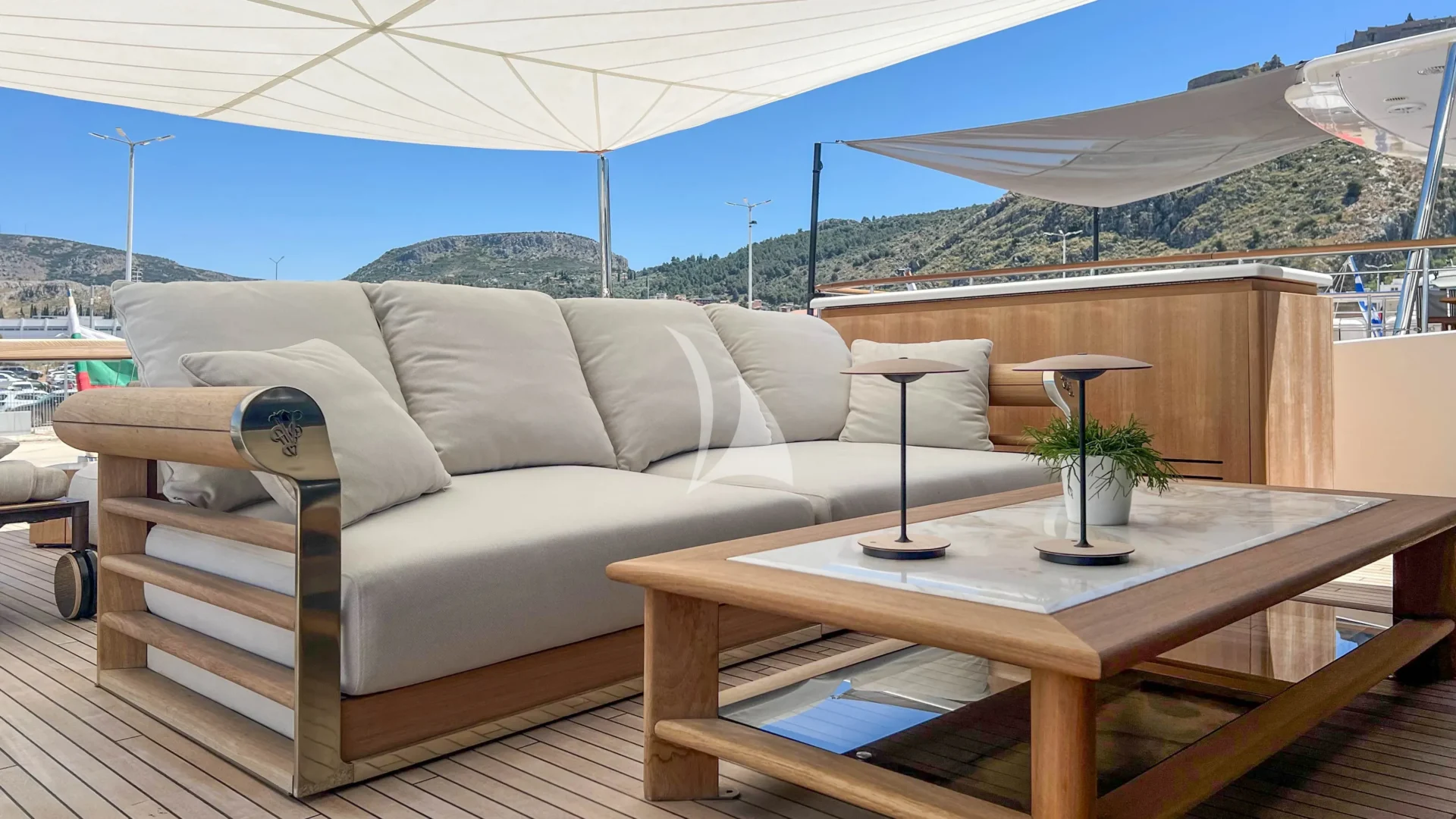FLORI Charter Yacht
