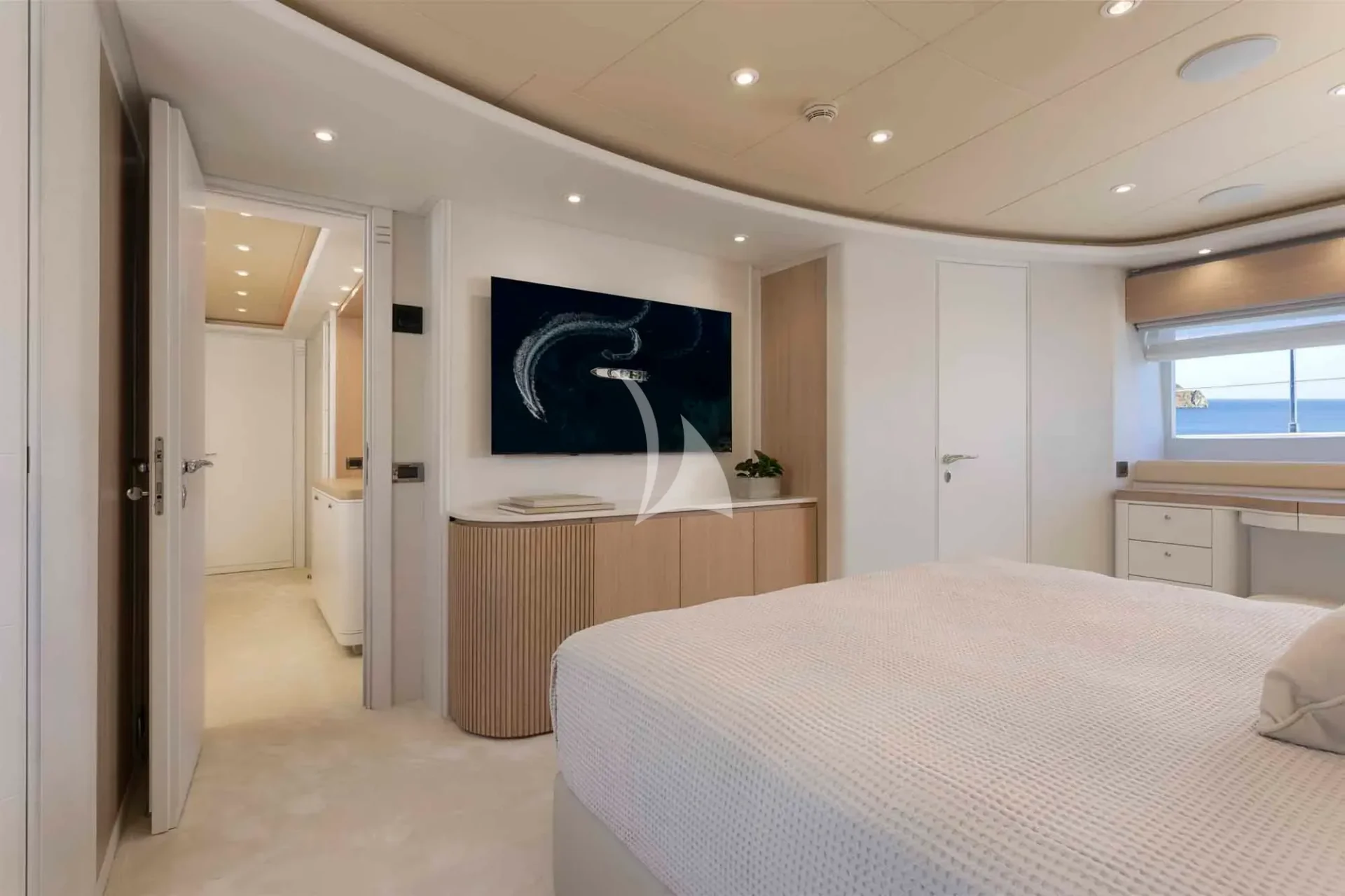 PARADISE Charter Yacht