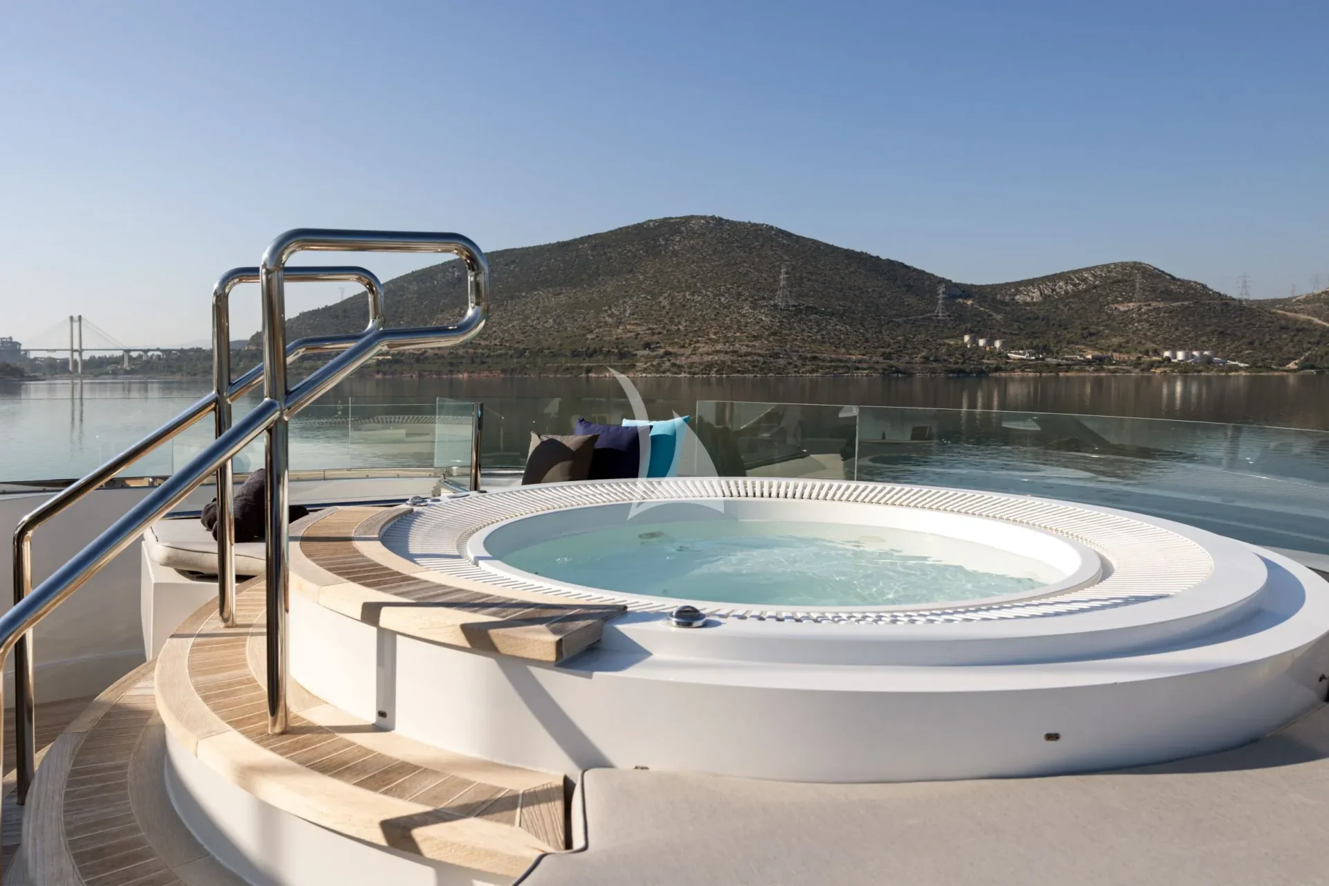I SEA Charter Yacht