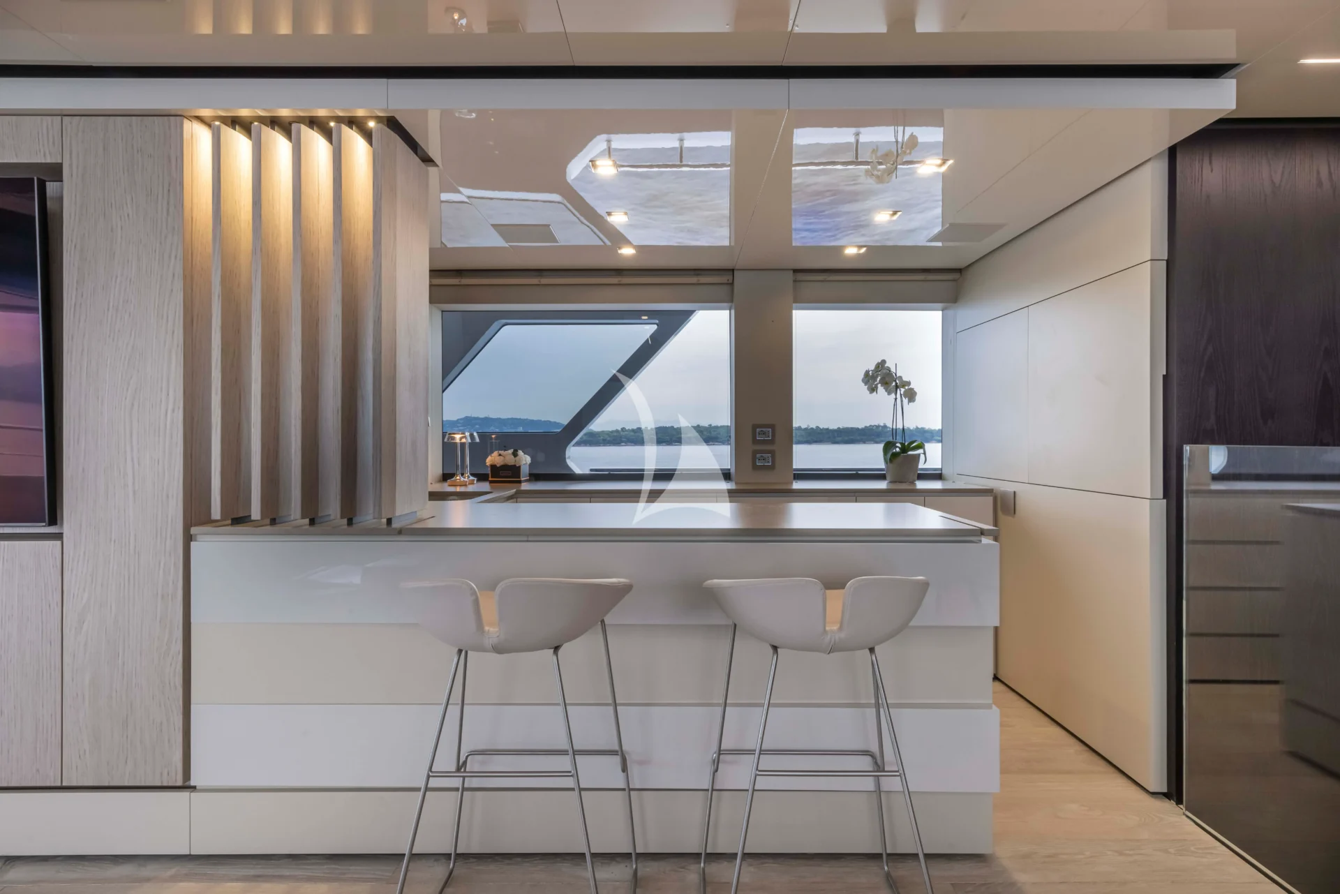 EMOCEAN Charter Yacht