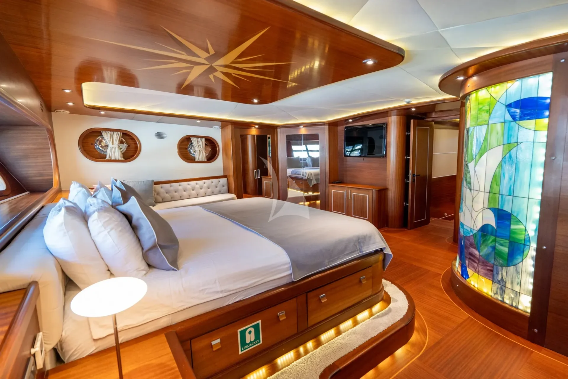 La Bella Vita Charter Yacht
