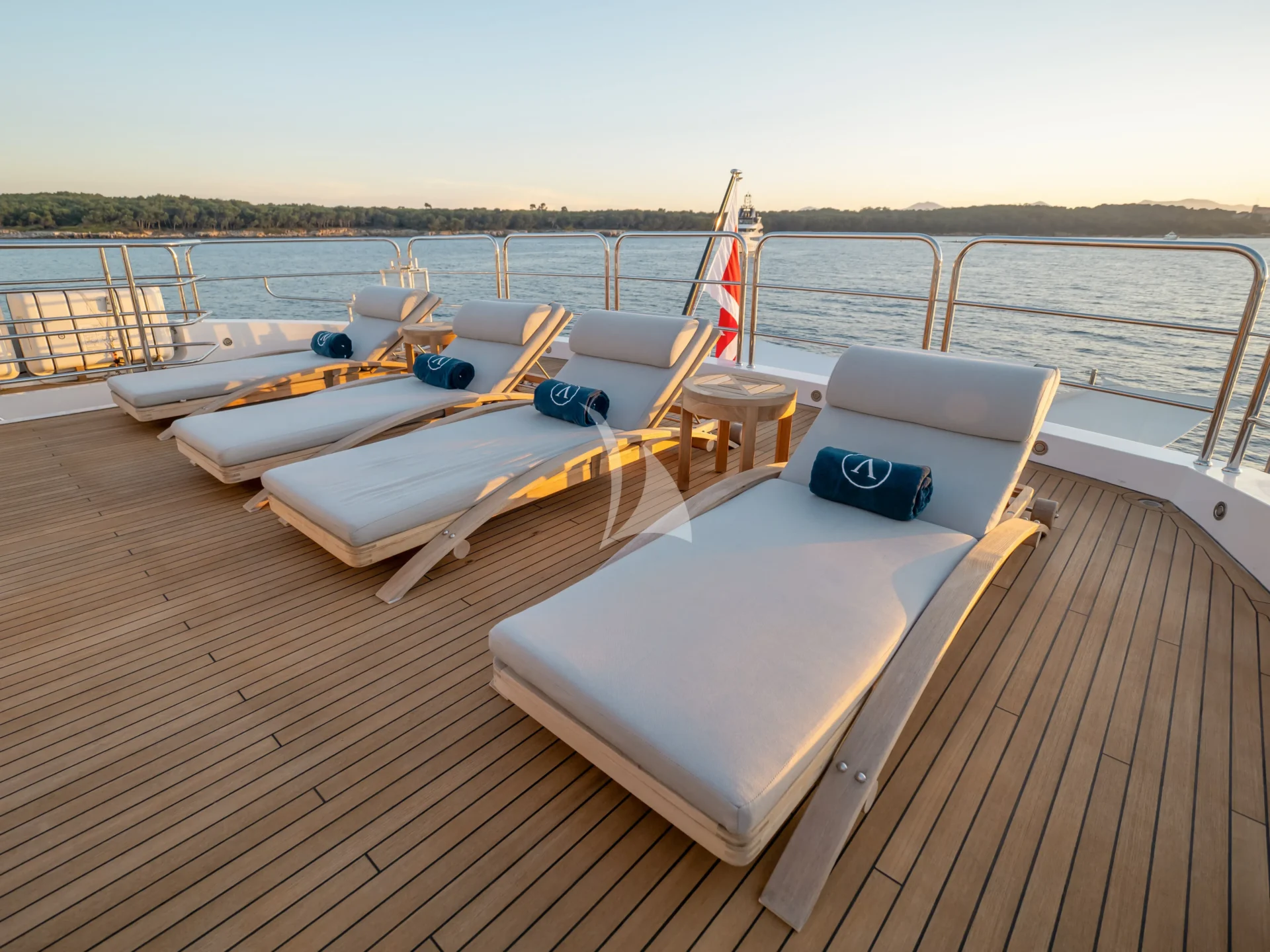 ARADOS Charter Yacht