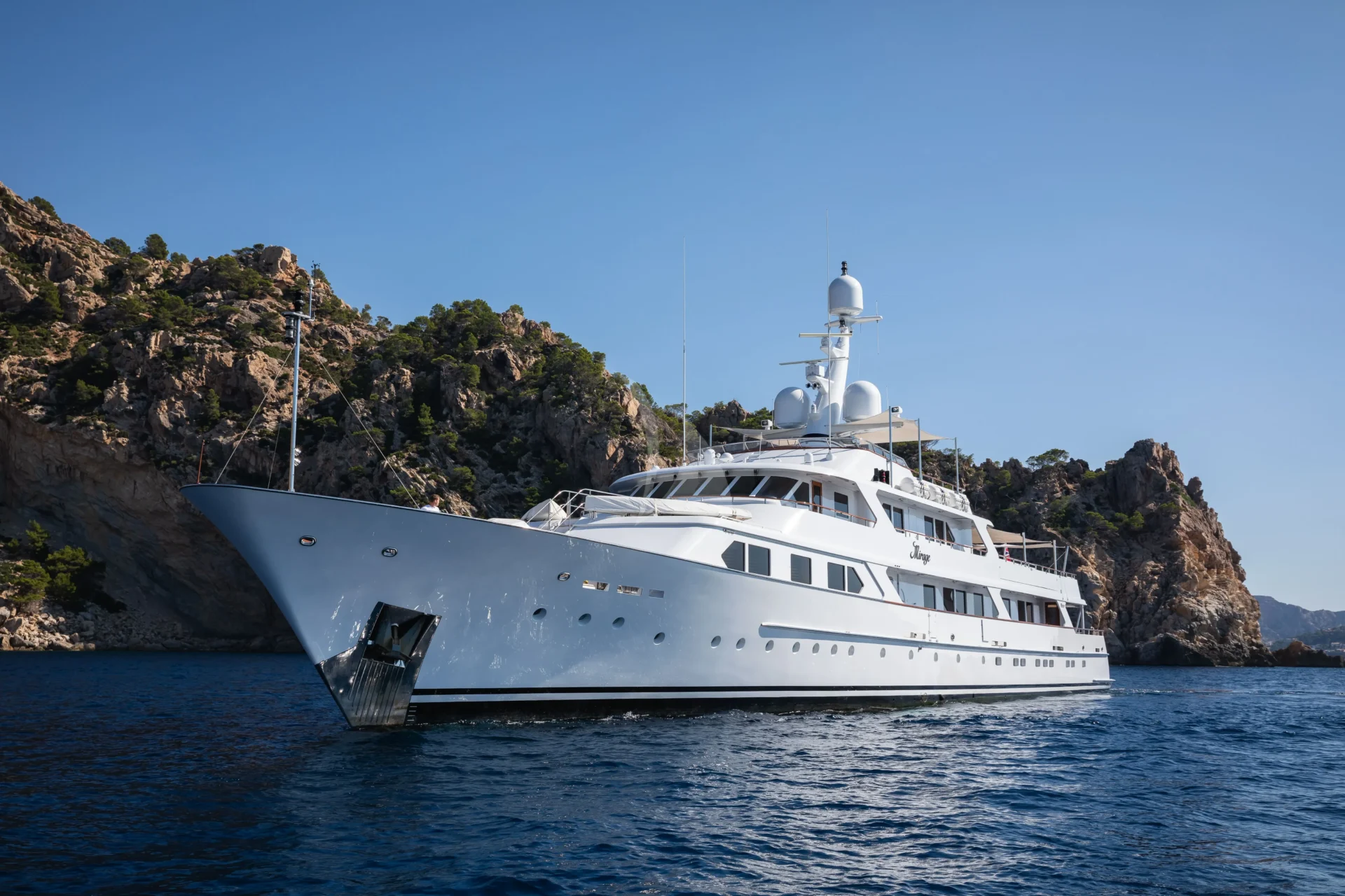 MIRAGE Charter Yacht