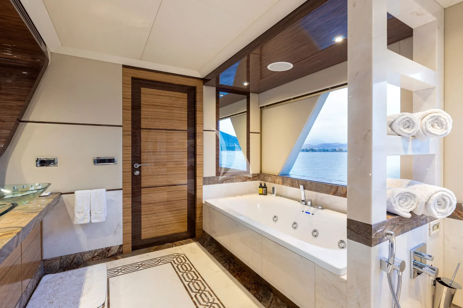 I SEA Charter Yacht