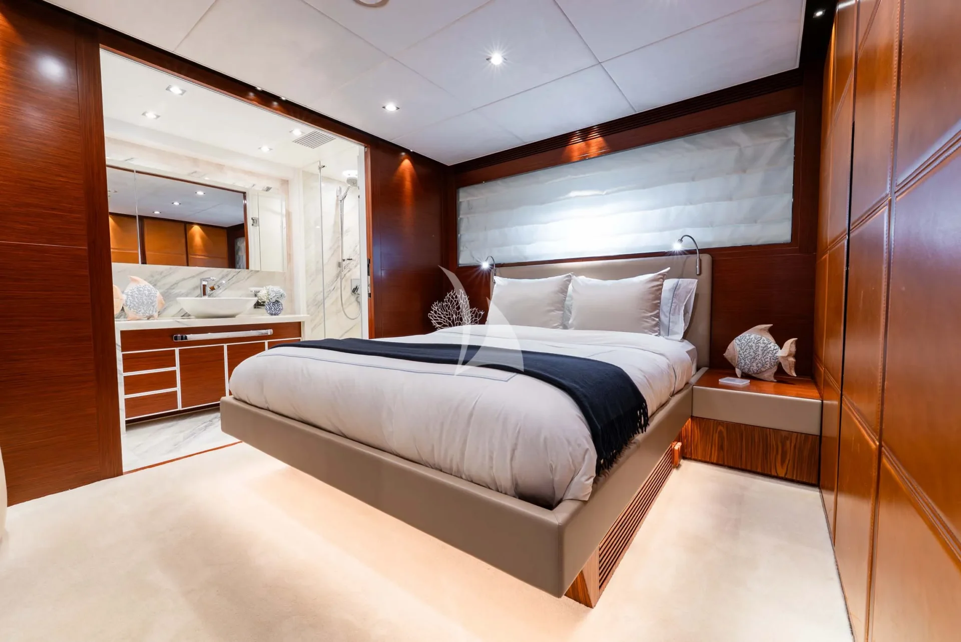 HAPPY HOUR Charter Yacht