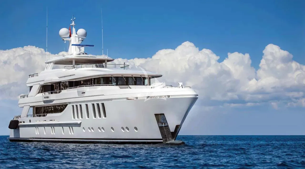 LIQUID SKY Charter Yacht