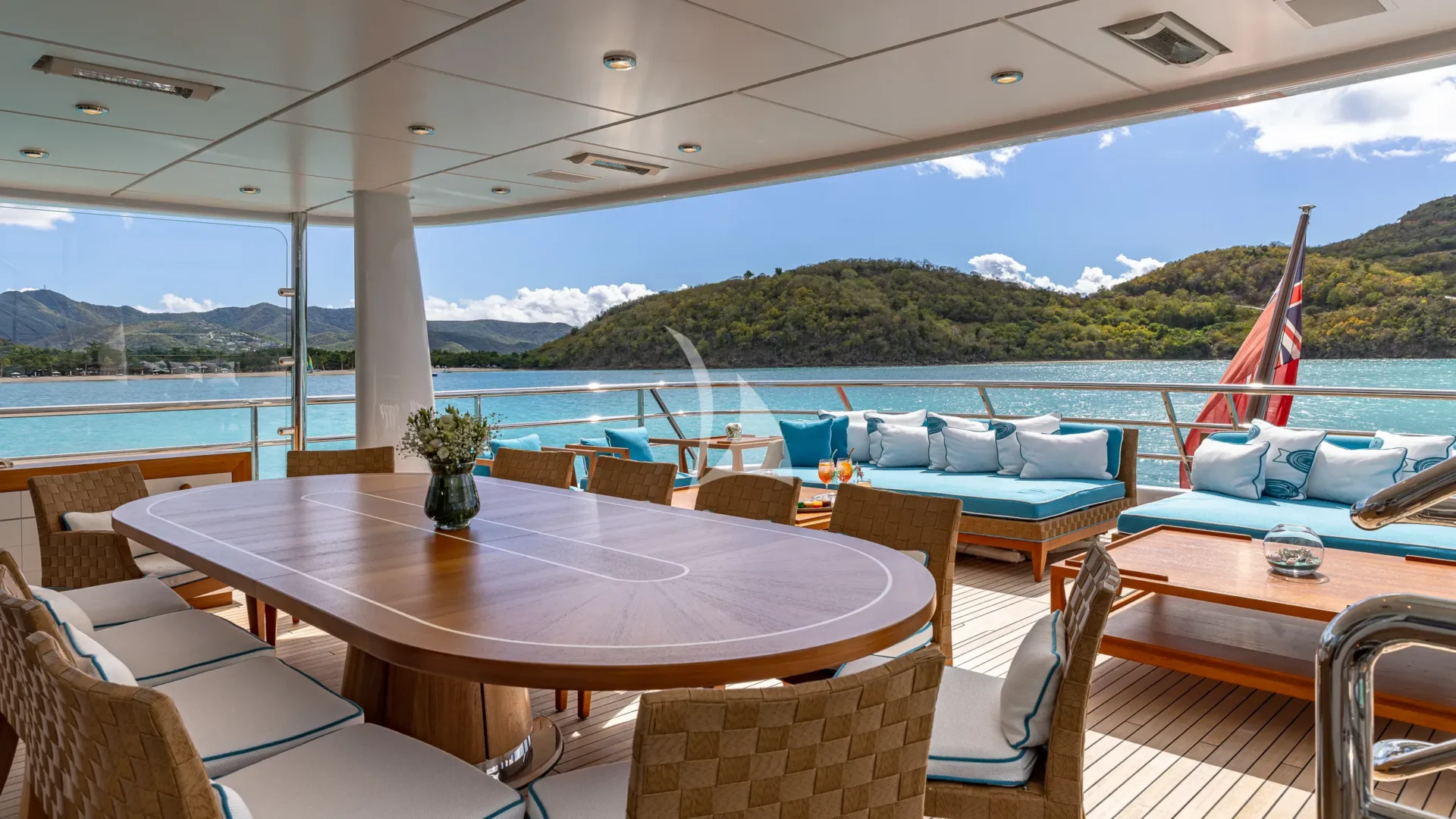 DEEP BLUE Charter Yacht