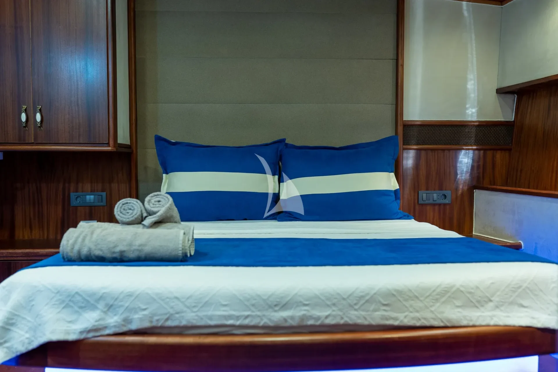 Nevra Queen Charter Yacht