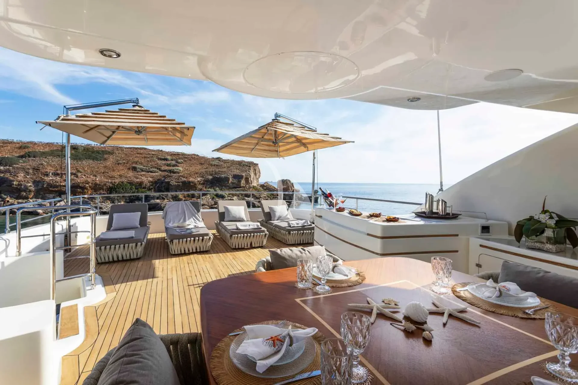 PARADISE Charter Yacht