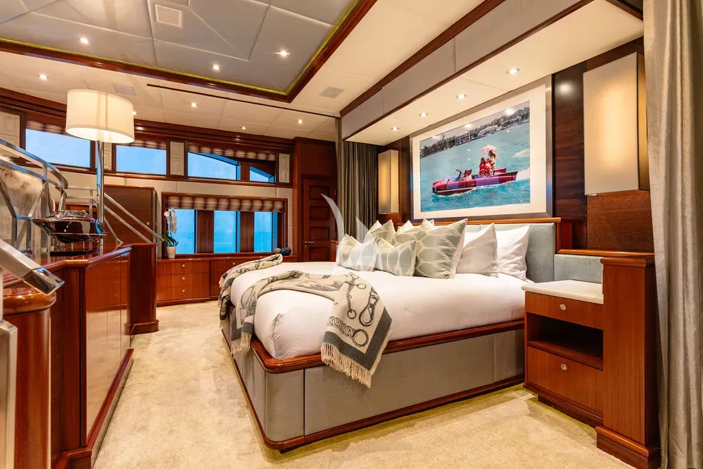 OCEAN CLUB Charter Yacht