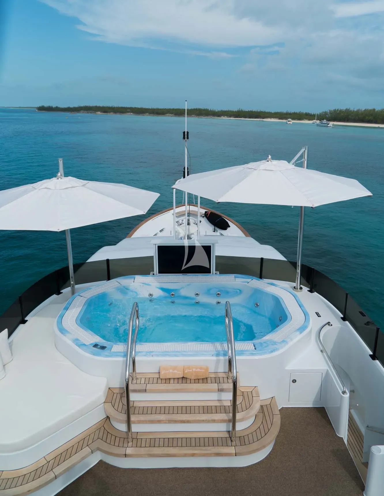 GRAND ILLUSION Charter Yacht