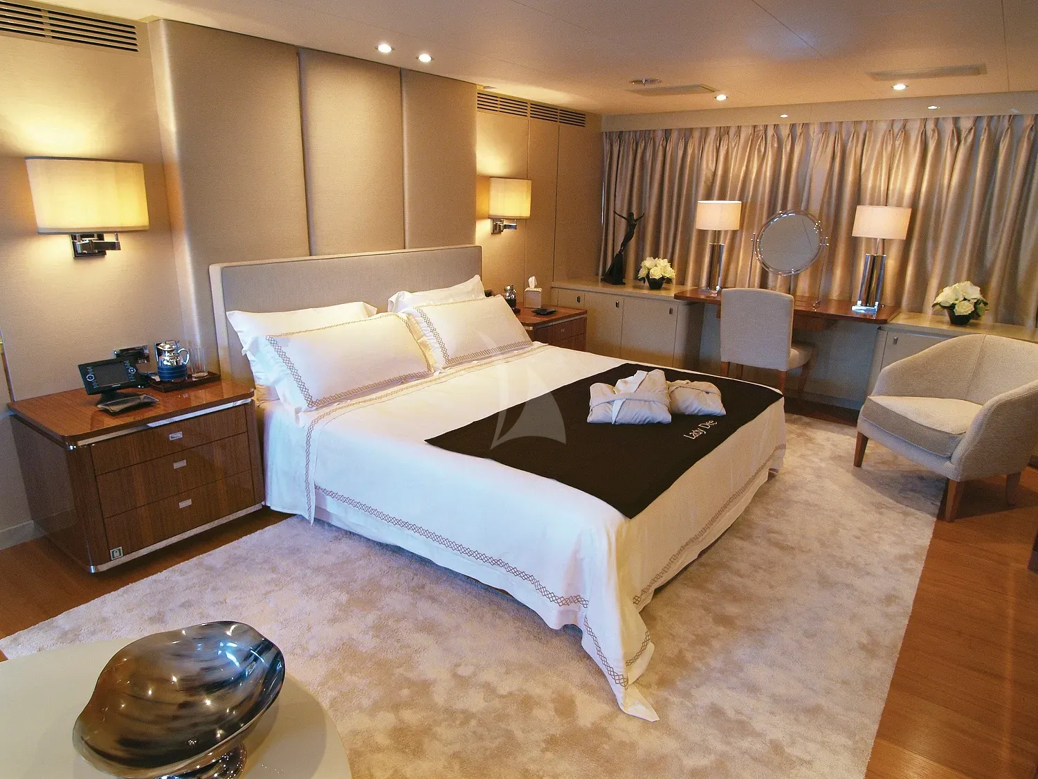 LADY DEE Charter Yacht