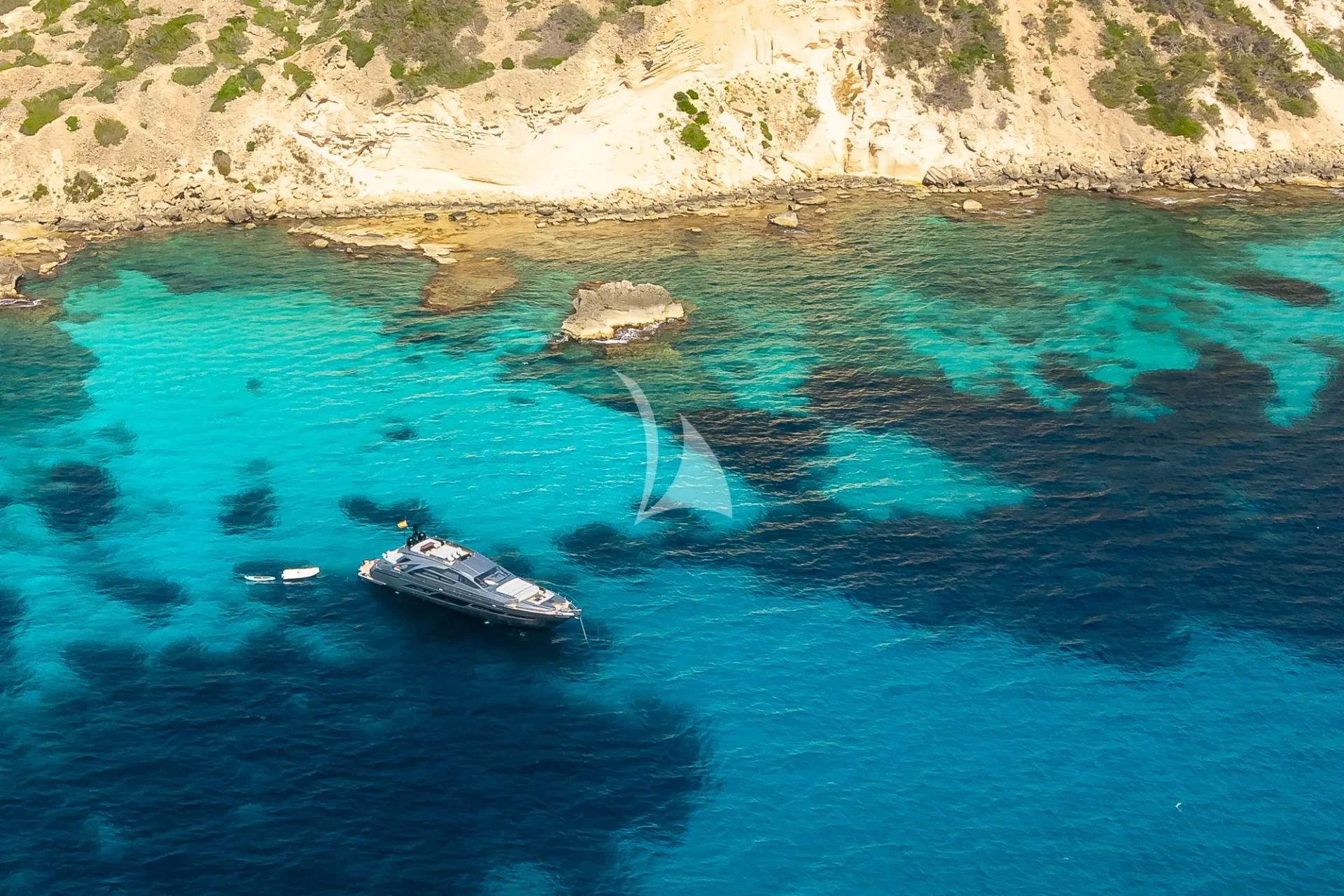 EL MACANN Charter Yacht
