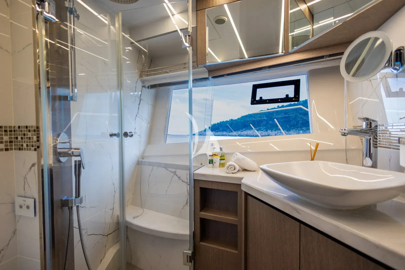 PARADISE Charter Yacht