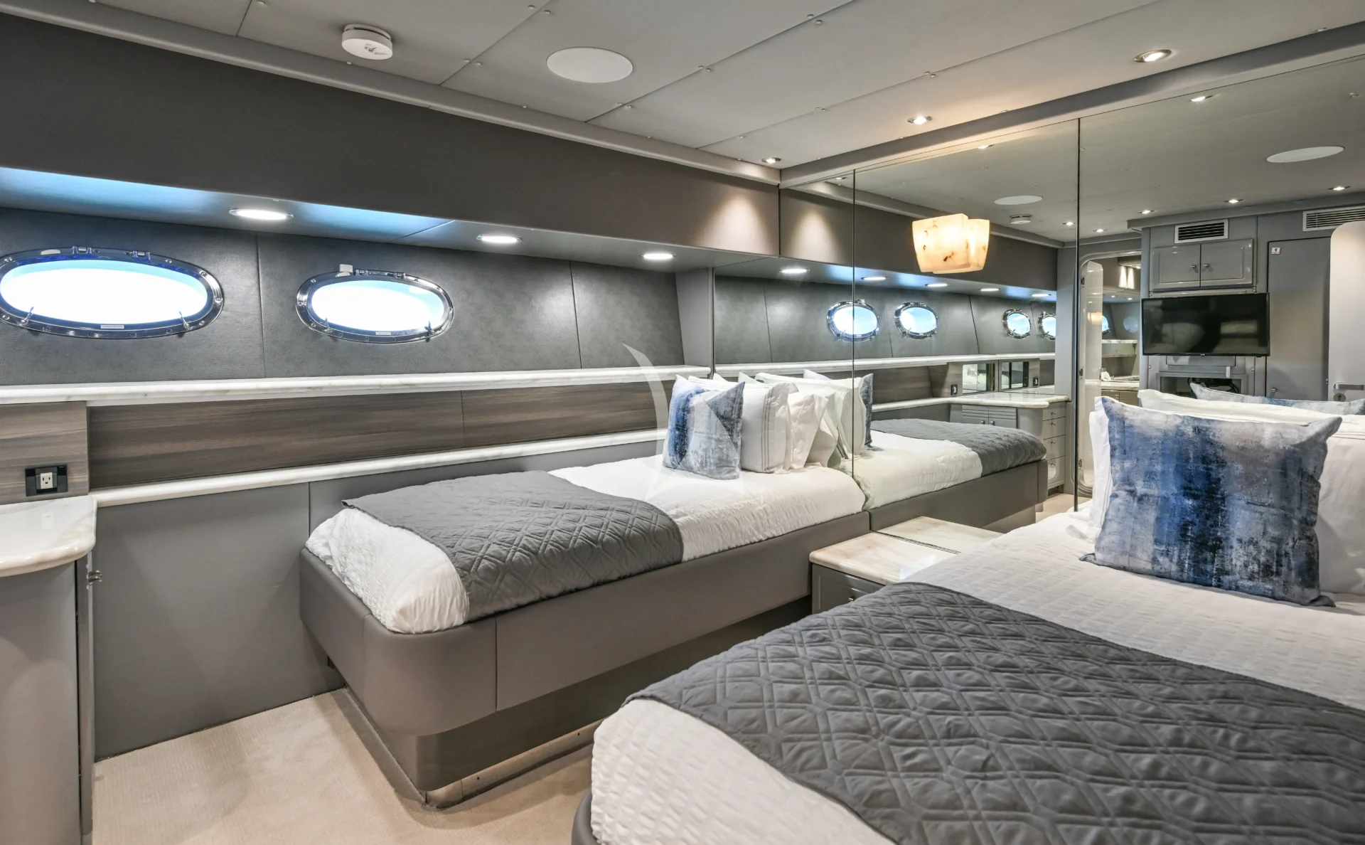 MARY KATHLENE Charter Yacht