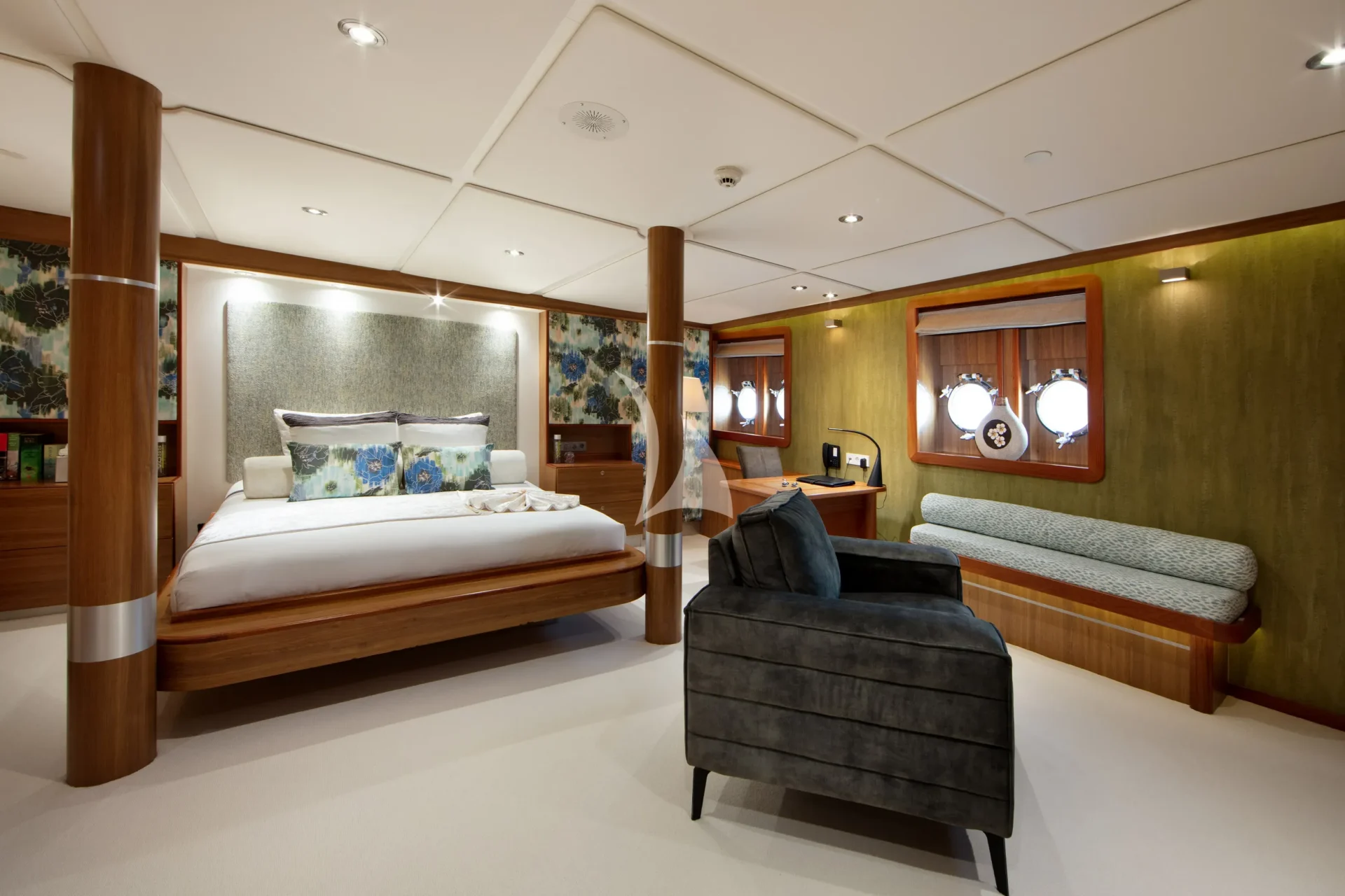 SHERAKHAN Charter Yacht