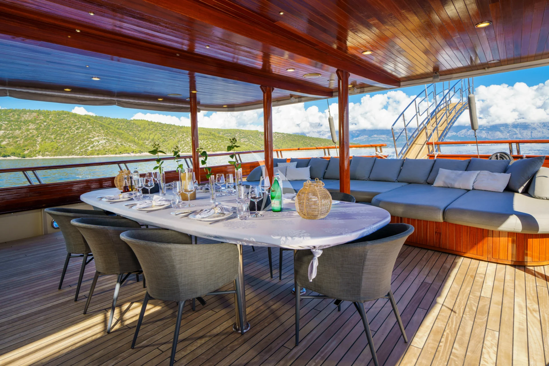 SON DE MAR Charter Yacht