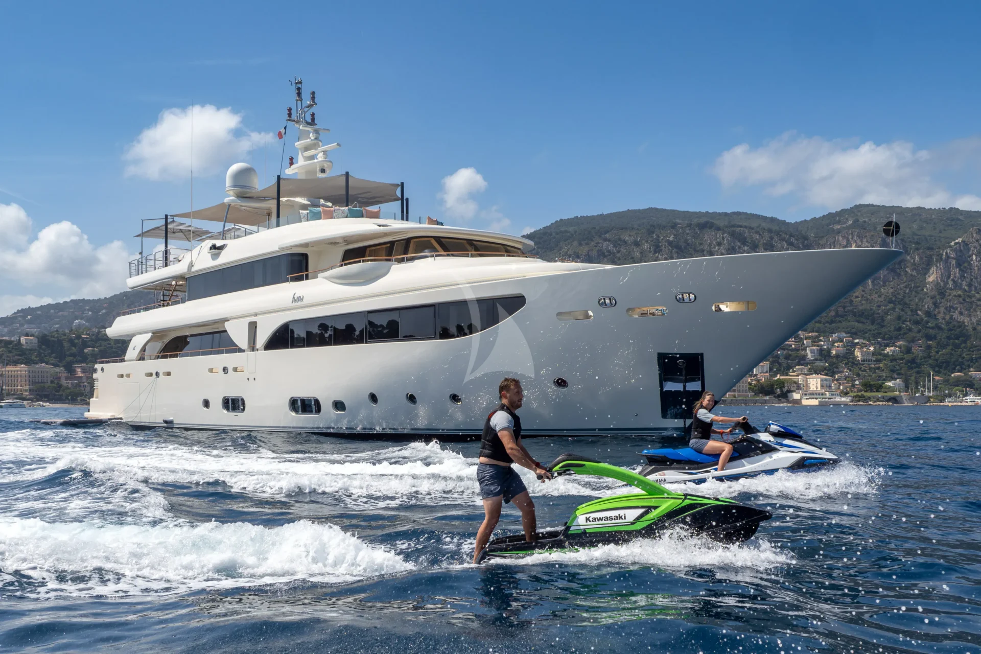 HANA Charter Yacht