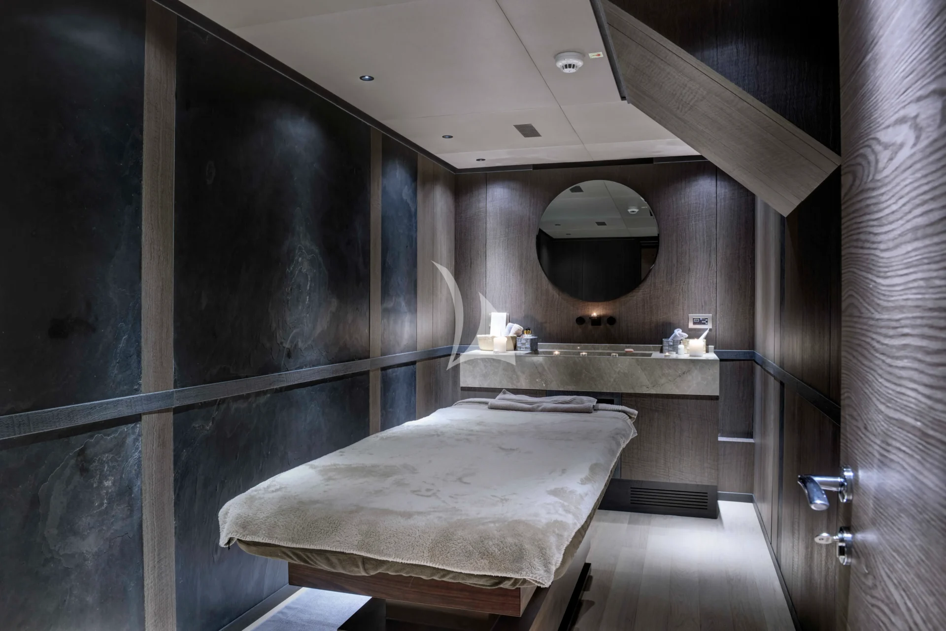 All About U 2 Charter Yacht