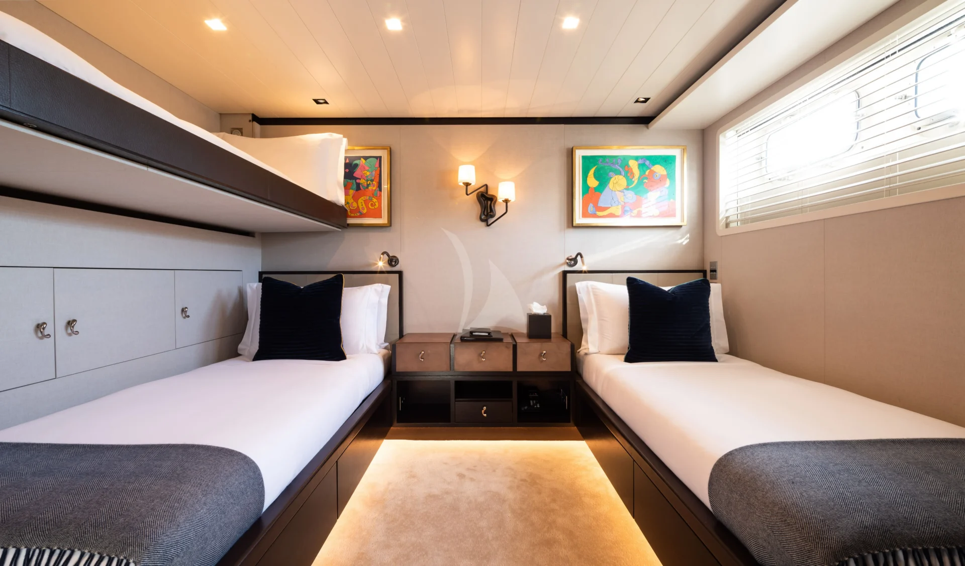 MIRAGE Charter Yacht