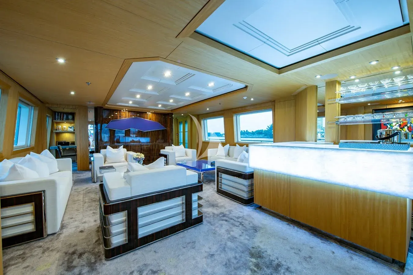 MIZU Charter Yacht