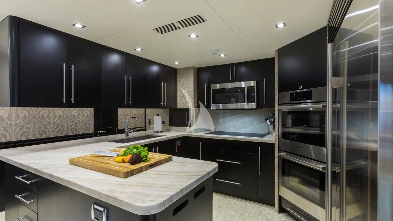 TANZANITE Charter Yacht