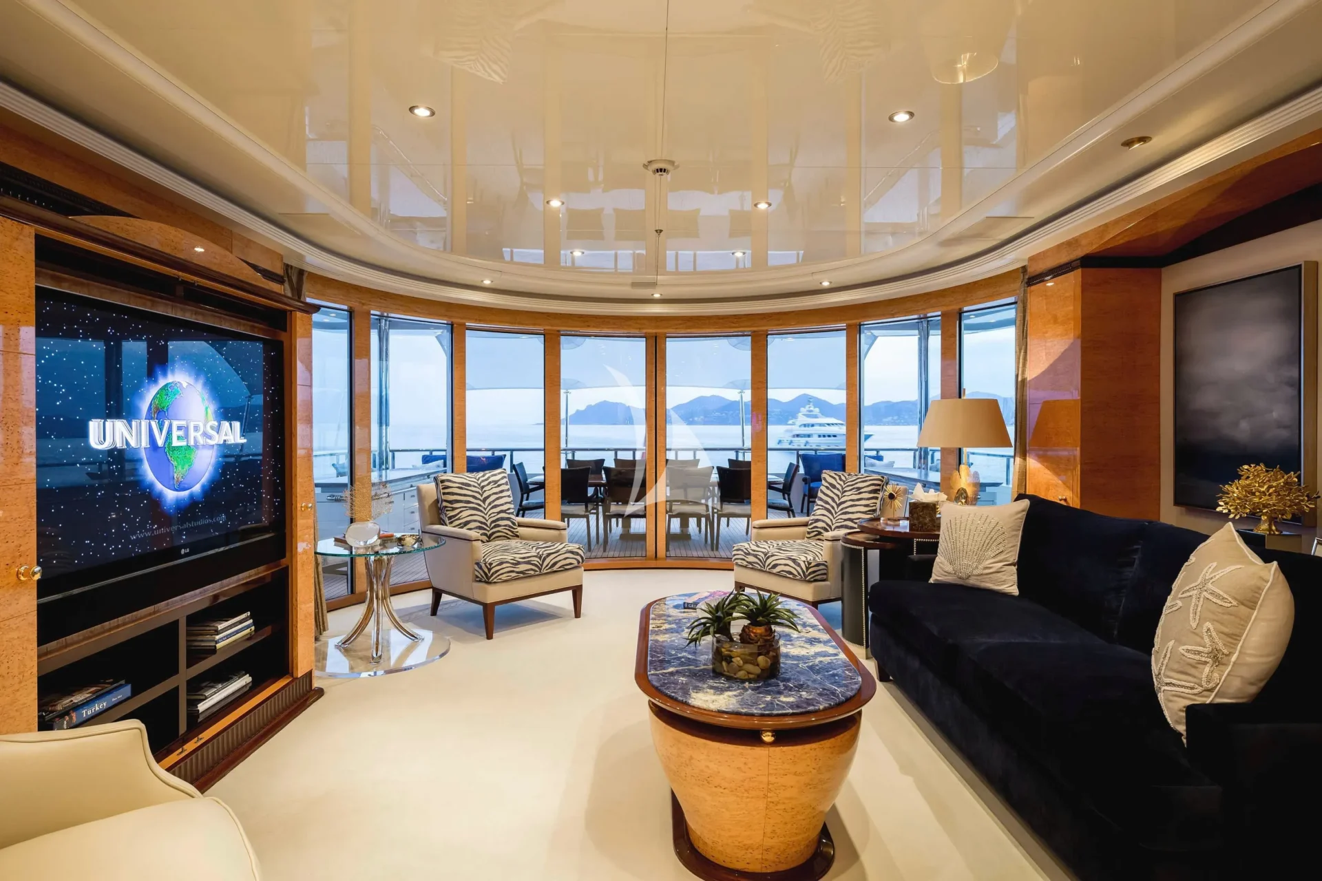 LUCKY LADY Charter Yacht
