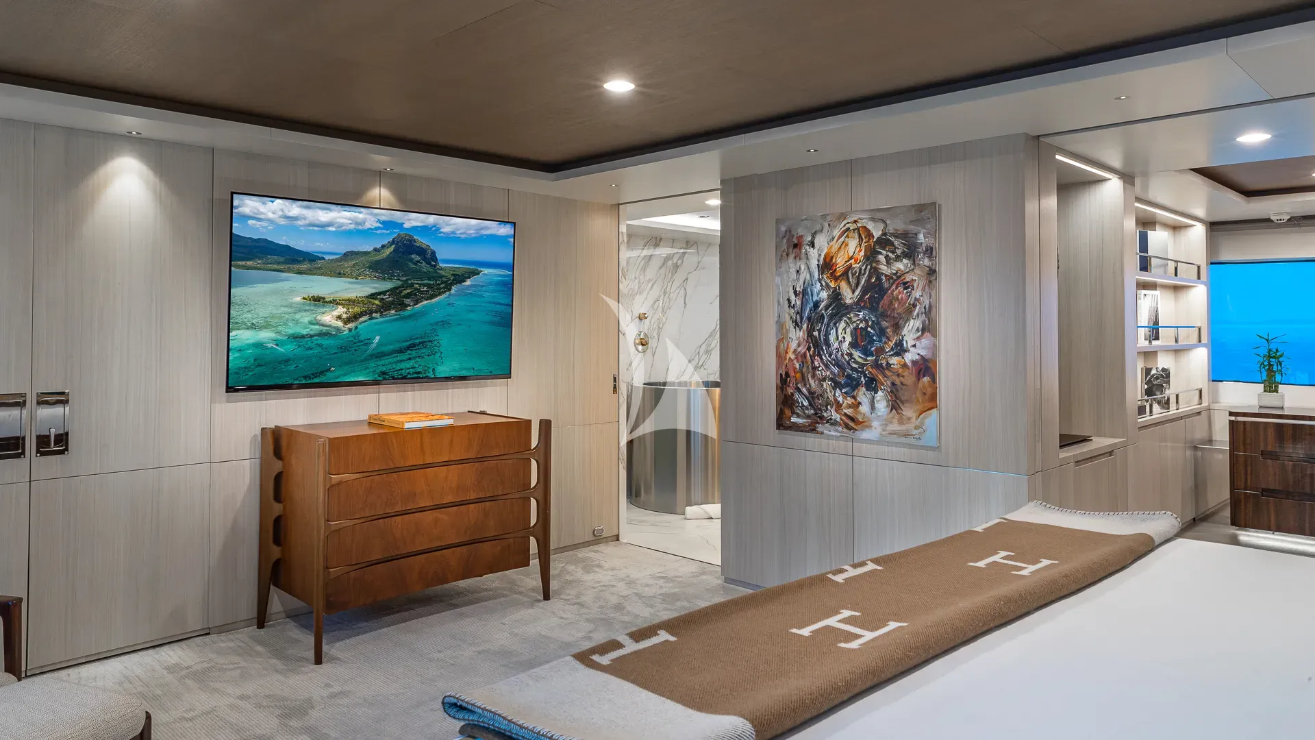 REVERIE Charter Yacht