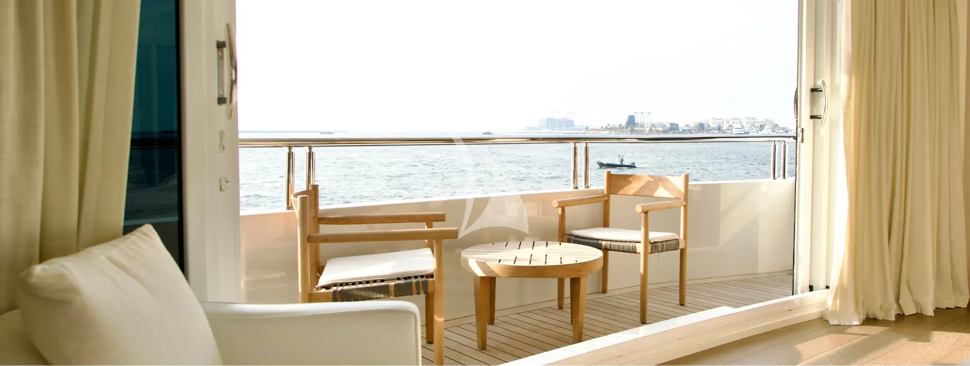 LIQUID SKY Charter Yacht