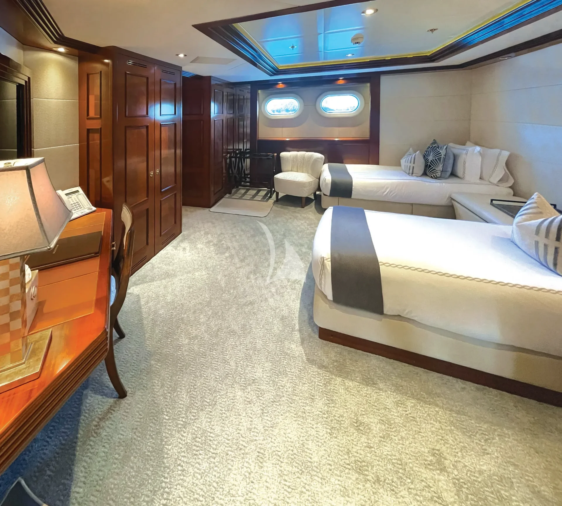 BLUE MOON Charter Yacht
