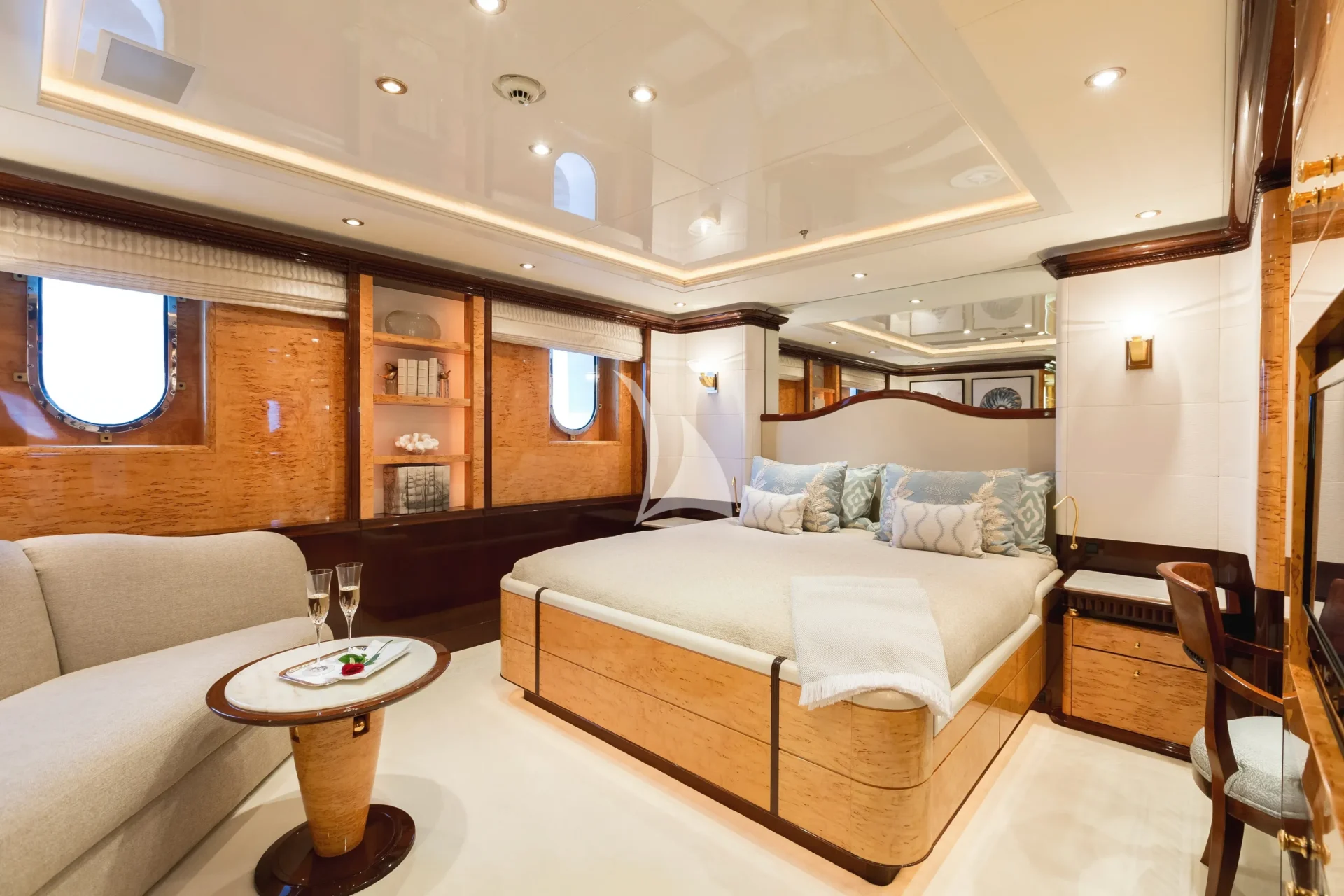 LUCKY LADY Charter Yacht