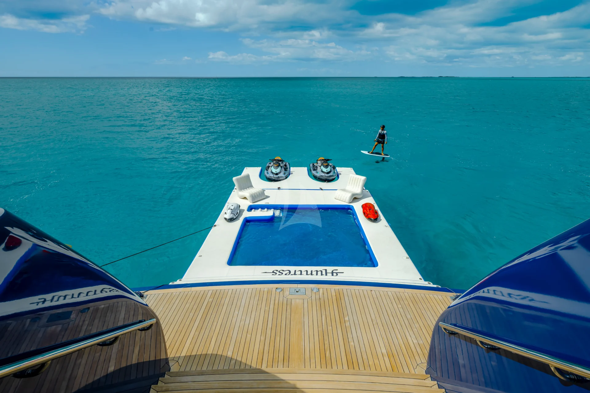 HUNTRESS Charter Yacht