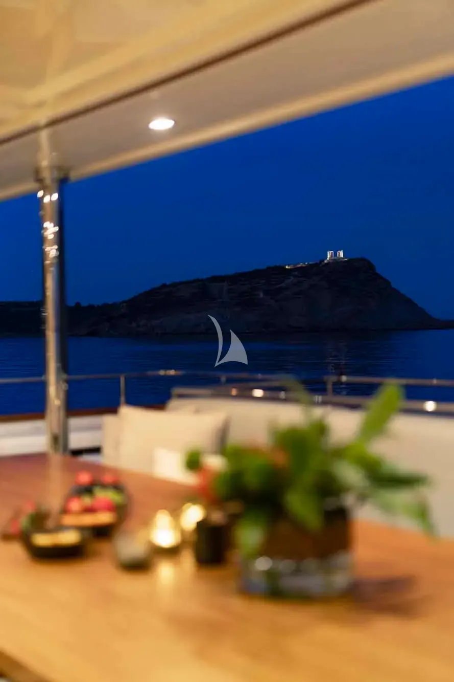 PARADISE Charter Yacht