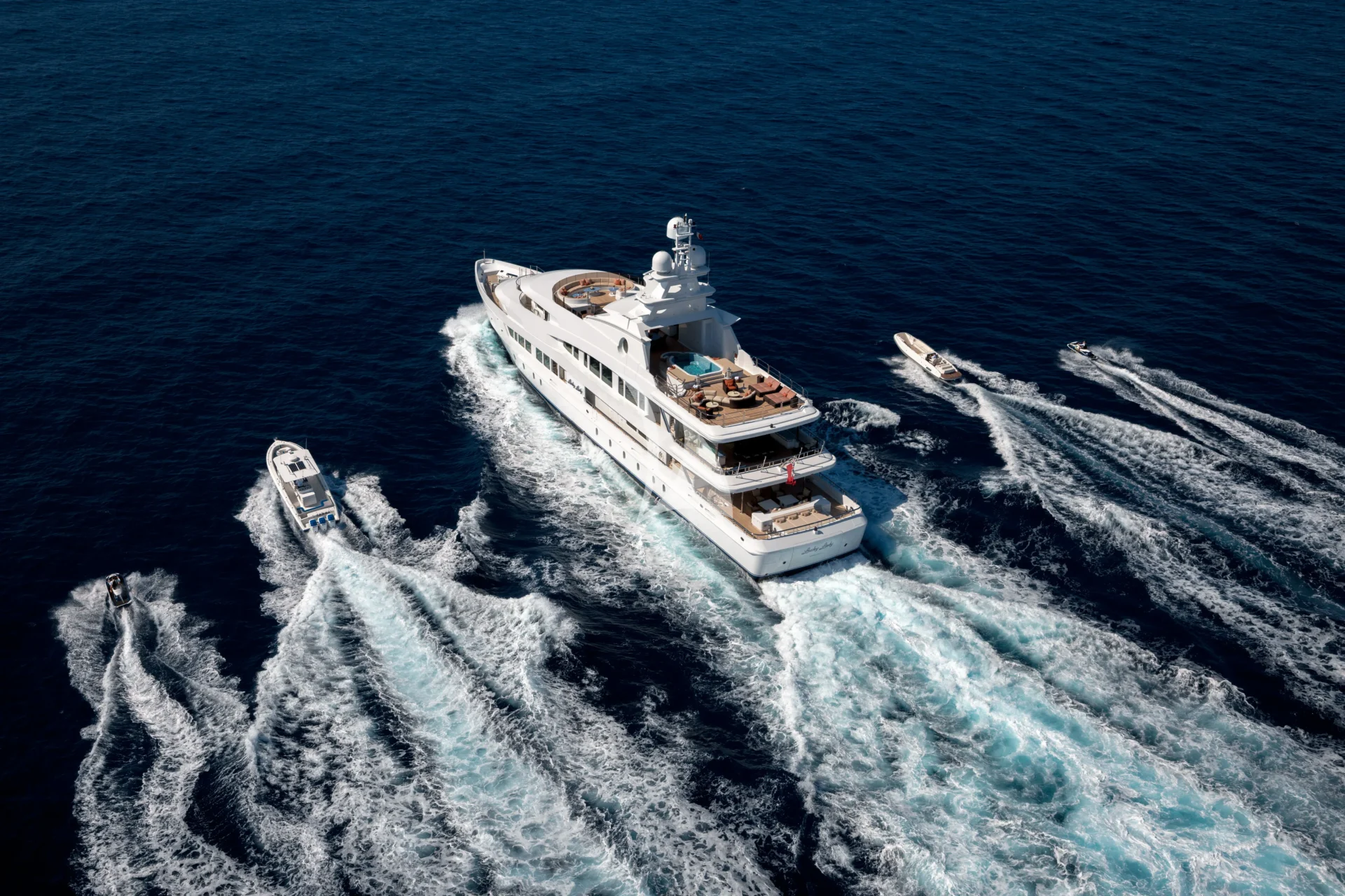 LUCKY LADY Charter Yacht