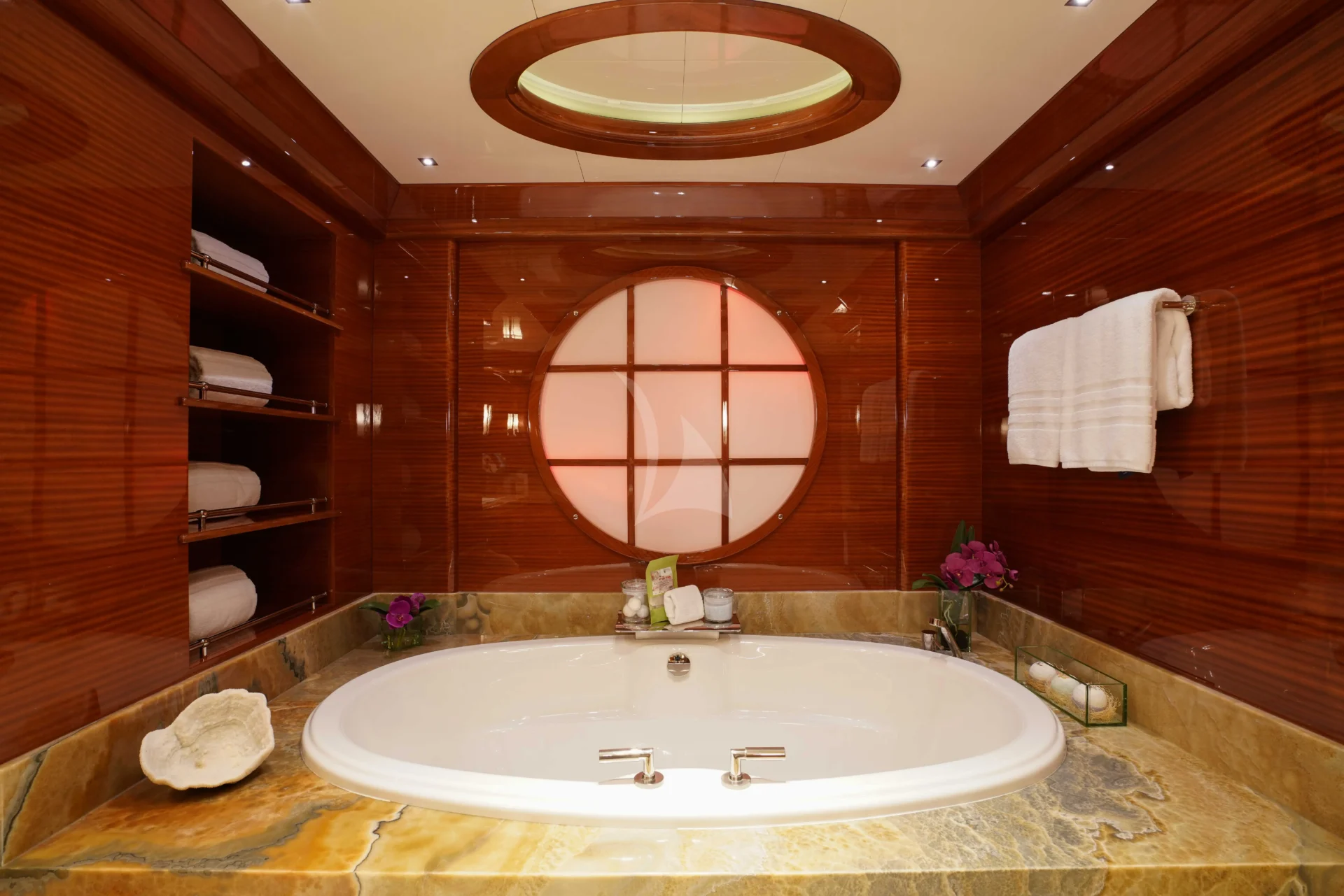 ASPEN ALTERNATIVE Charter Yacht