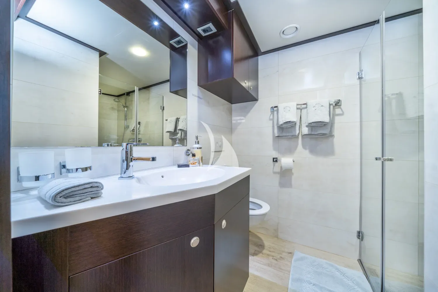 NAVILUX Charter Yacht